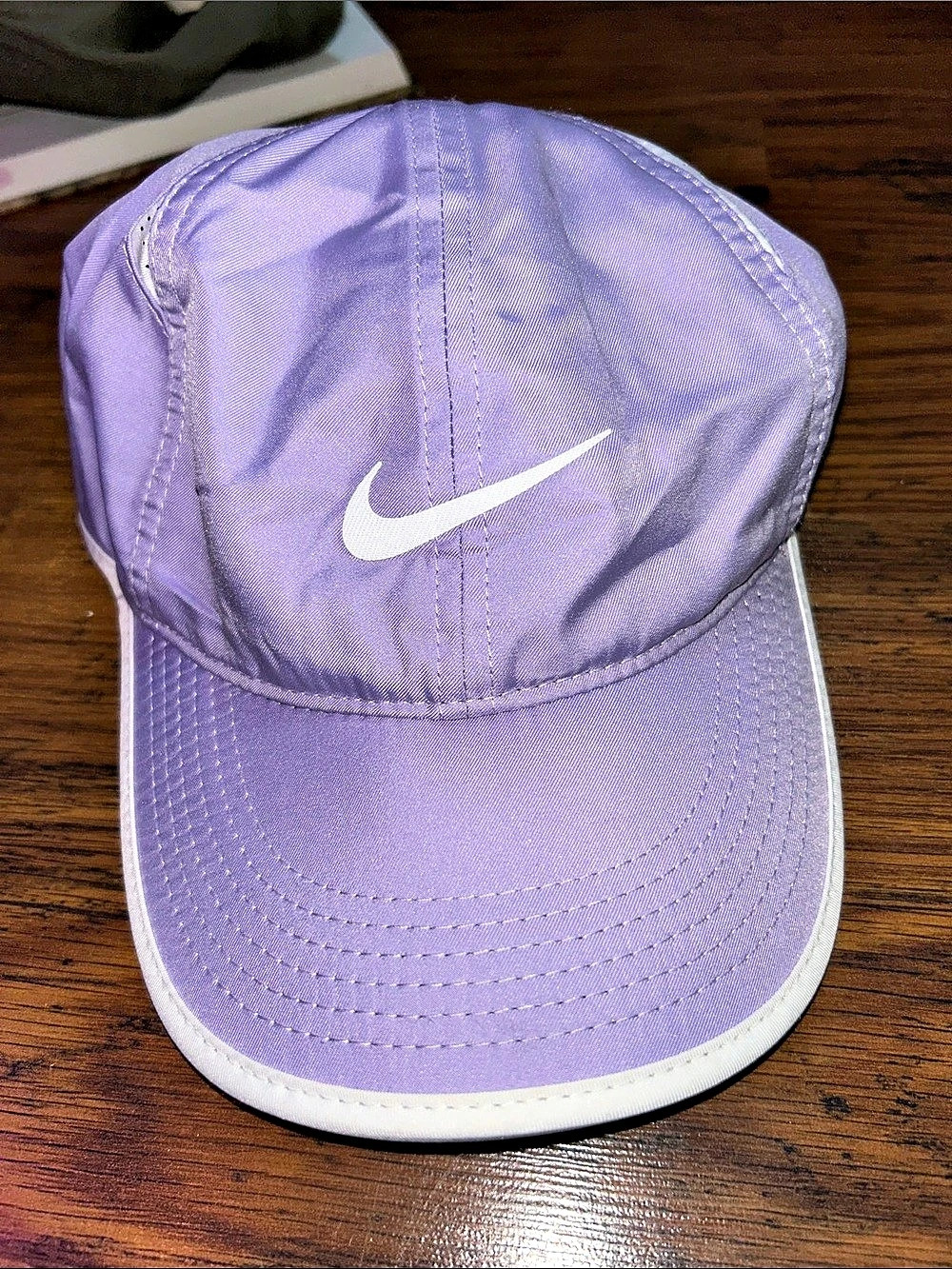 Nike Featherlight Dri-FIT Purple White Athletic Hat Like New 25.1.T11